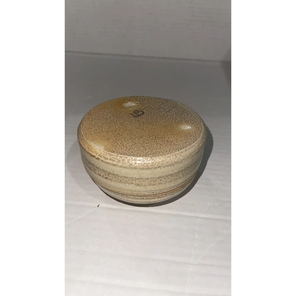 T Plasket Pottery Round Jar W/Lid